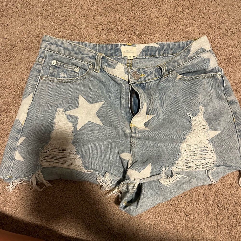 blue buttercup boutique star jean shorts!